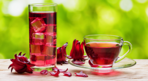 Chá de hibisco realmente emagrece? O que a ciência diz sobre a bebida