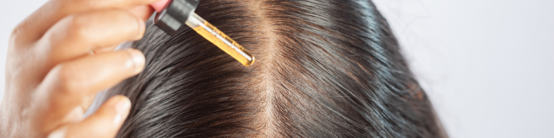 Como o minoxidil age no couro cabeludo?